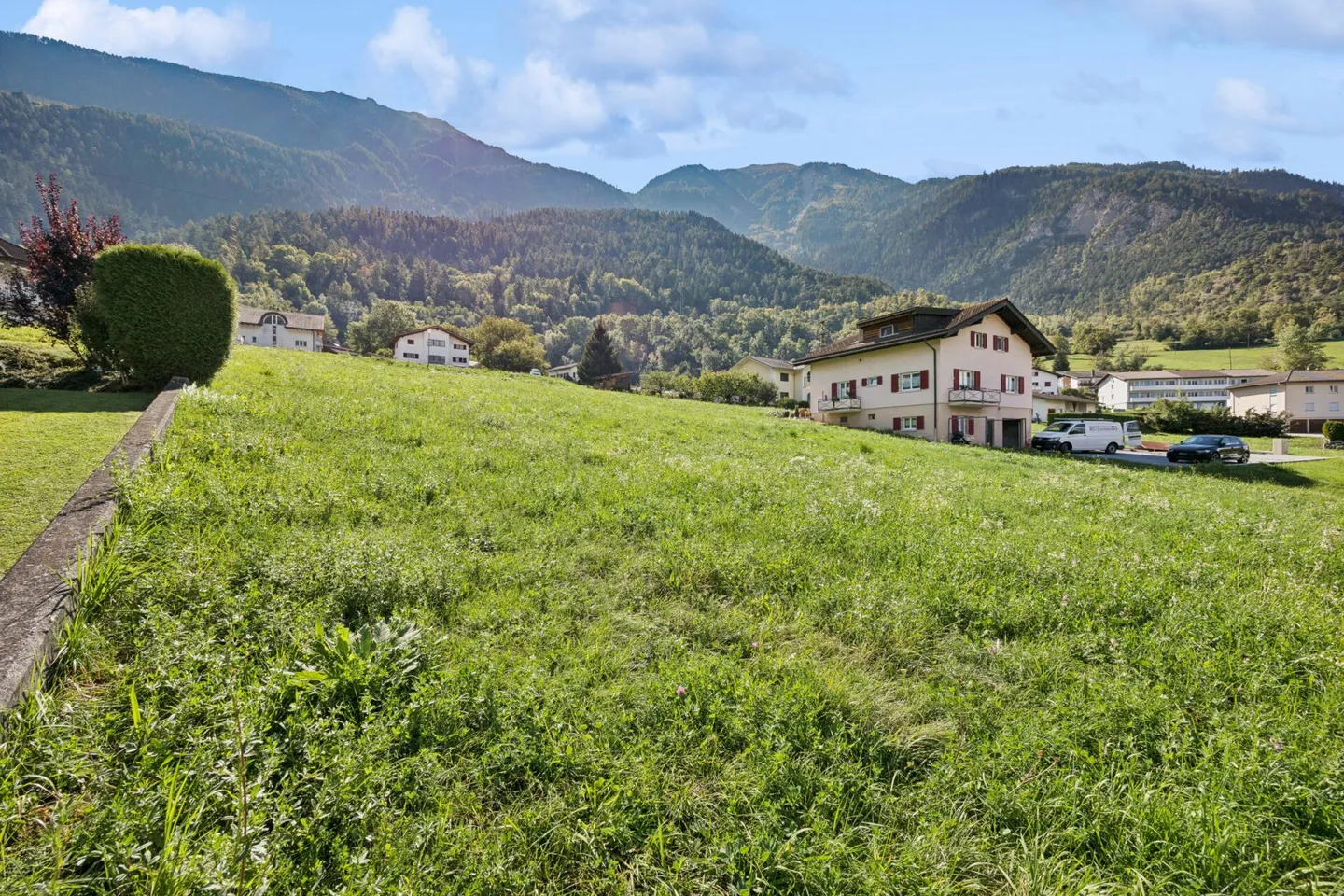 Building land with versatile usage possibilities - Photo 5 of 12