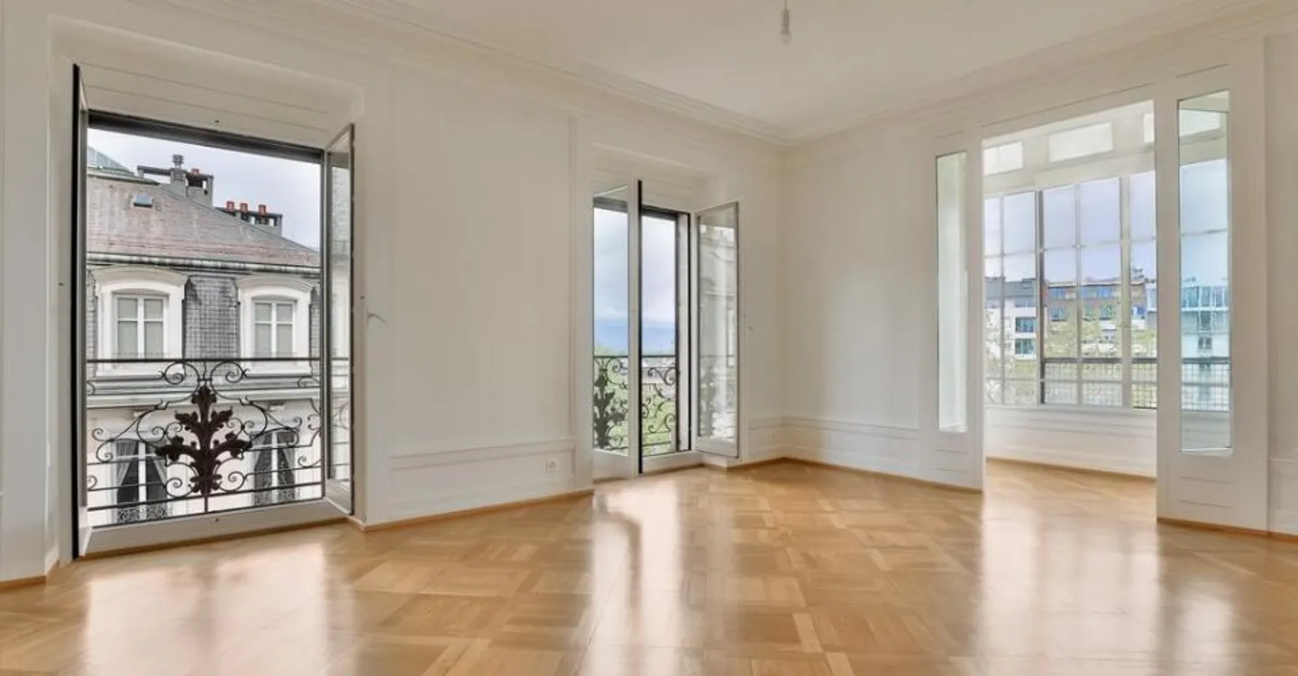 Magnifique appartement rénové dans le quartier de l'Eglise Russe - Photo 3 sur 10