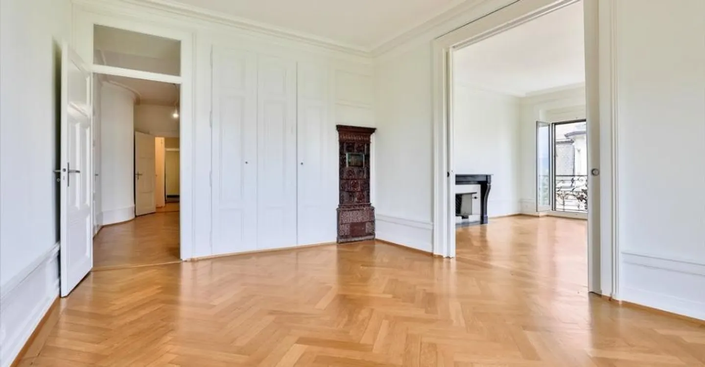 Magnifique appartement rénové dans le quartier de l'Eglise Russe - Photo 4 sur 10