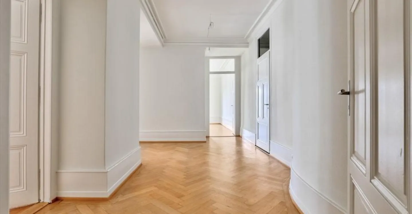 Magnifique appartement rénové dans le quartier de l'Eglise Russe - Photo 5 sur 10