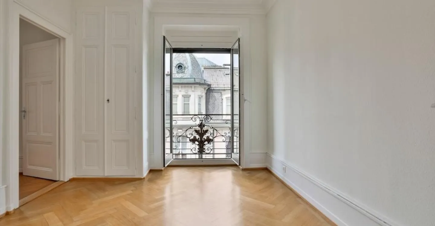 Magnifique appartement rénové dans le quartier de l'Eglise Russe - Photo 6 sur 10