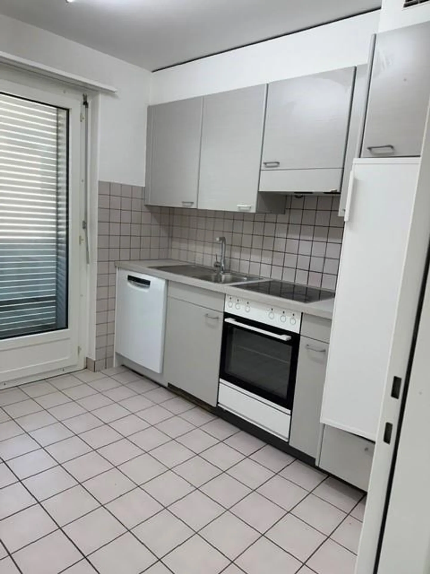 Posizione centrale - bagno ristrutturato - balcone - Foto 3 di 7