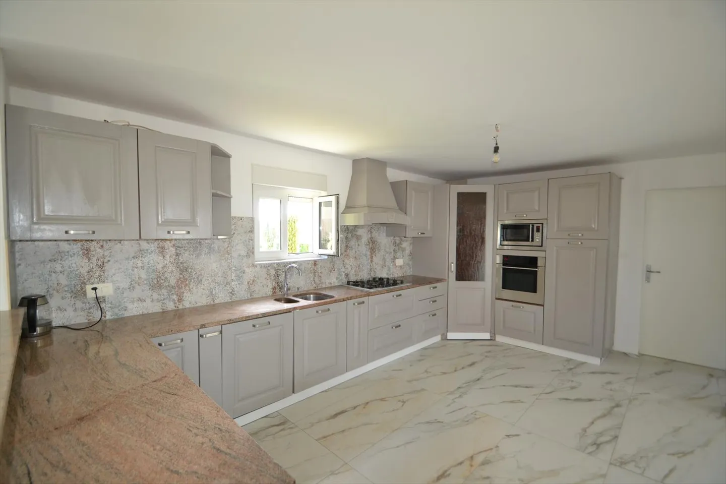 Villa indipendente 7.5 stanze - Modulare in 2 appartamenti - Foto 3 di 14