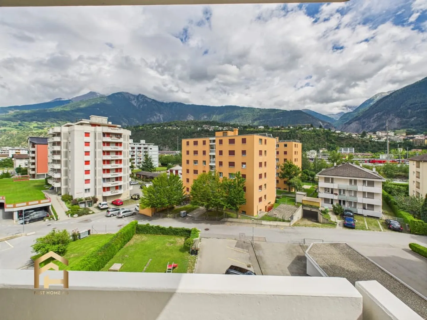 Attraktive 4.5 ZWG mit grossem Balkon und toller Aussicht - Foto 12 von 13