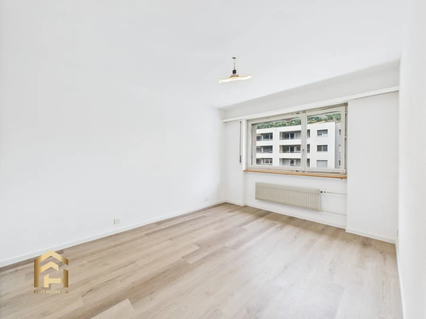 Attraktive 4.5 ZWG mit grossem Balkon und toller Aussicht - Foto 5 von 13