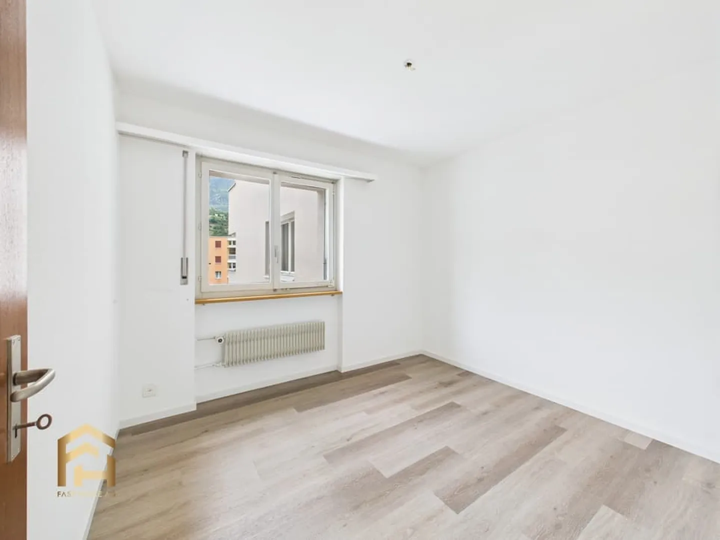 Attraktive 4.5 ZWG mit grossem Balkon und toller Aussicht - Foto 7 von 13