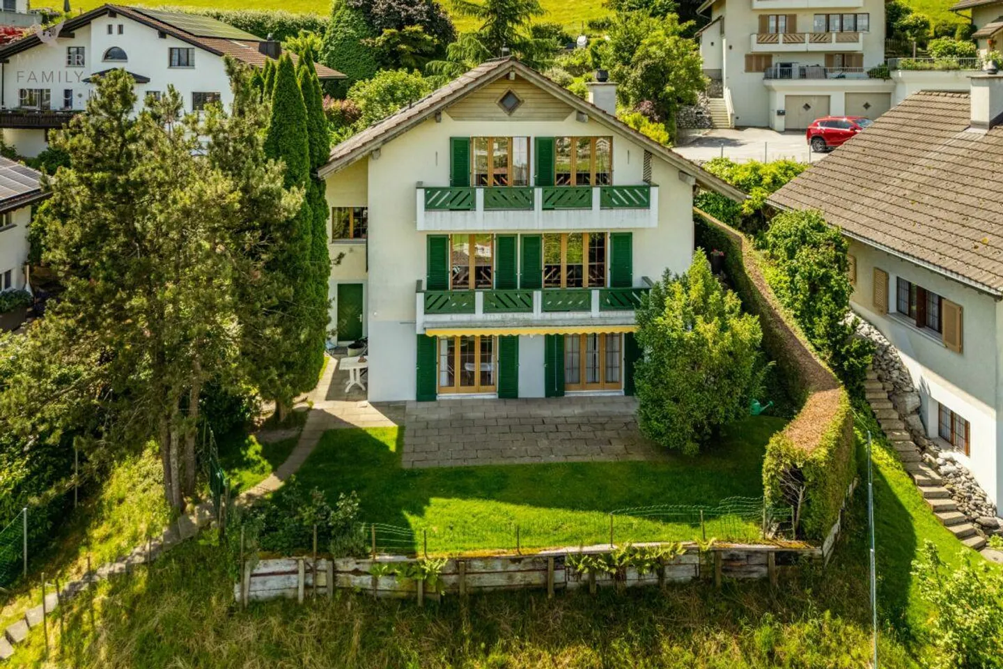 Casa unifamiliare adatta alle famiglie con bella vista sul lago - Foto 1 di 13