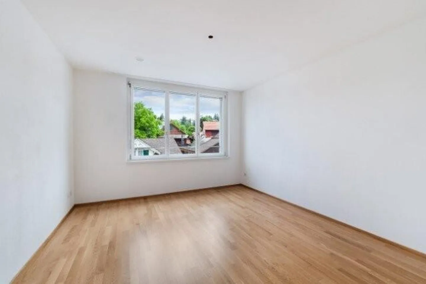 AFFITTARE SENZA CAUZIONE - Spazio abitativo moderno in un tranquillo quartiere centrale - Foto 6 di 9