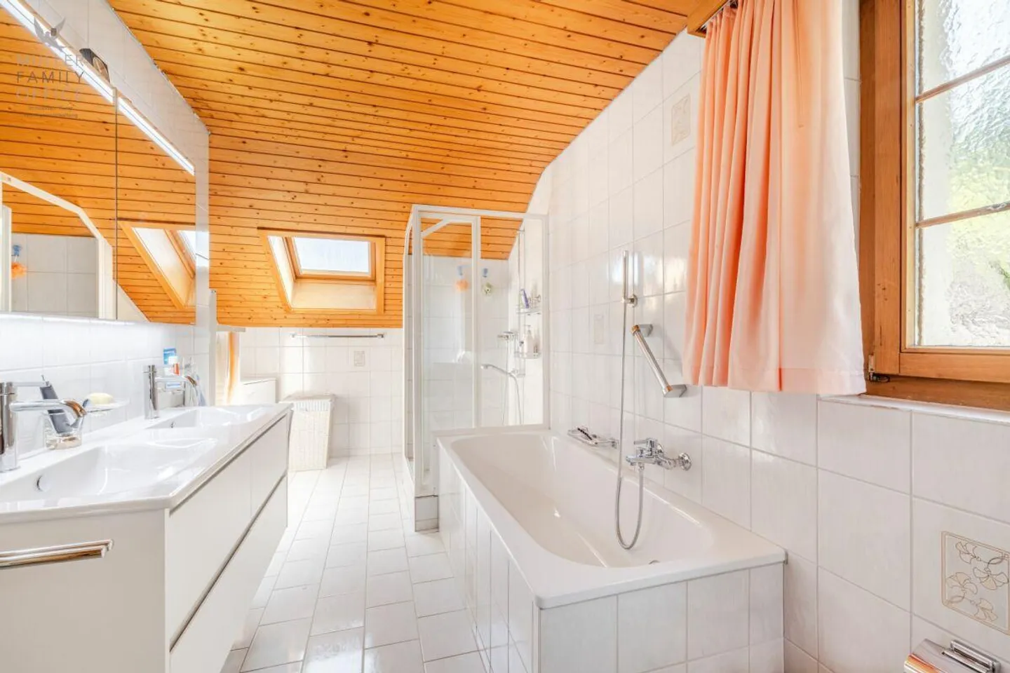 Casa unifamiliare adatta alle famiglie con bella vista sul lago - Foto 13 di 13