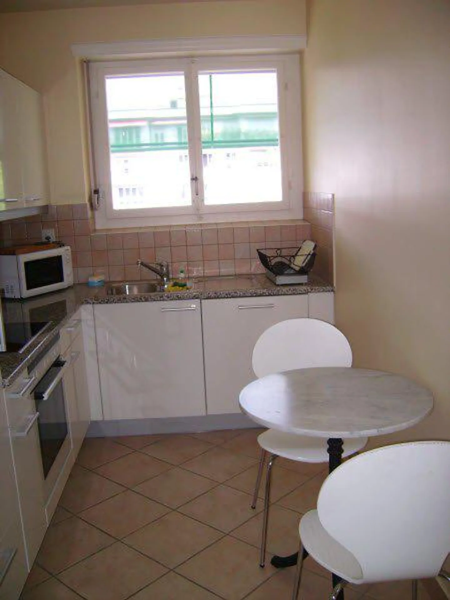 4 1/2 Pieces Contemporary in the Heart of Florissant - Photo 6 of 9