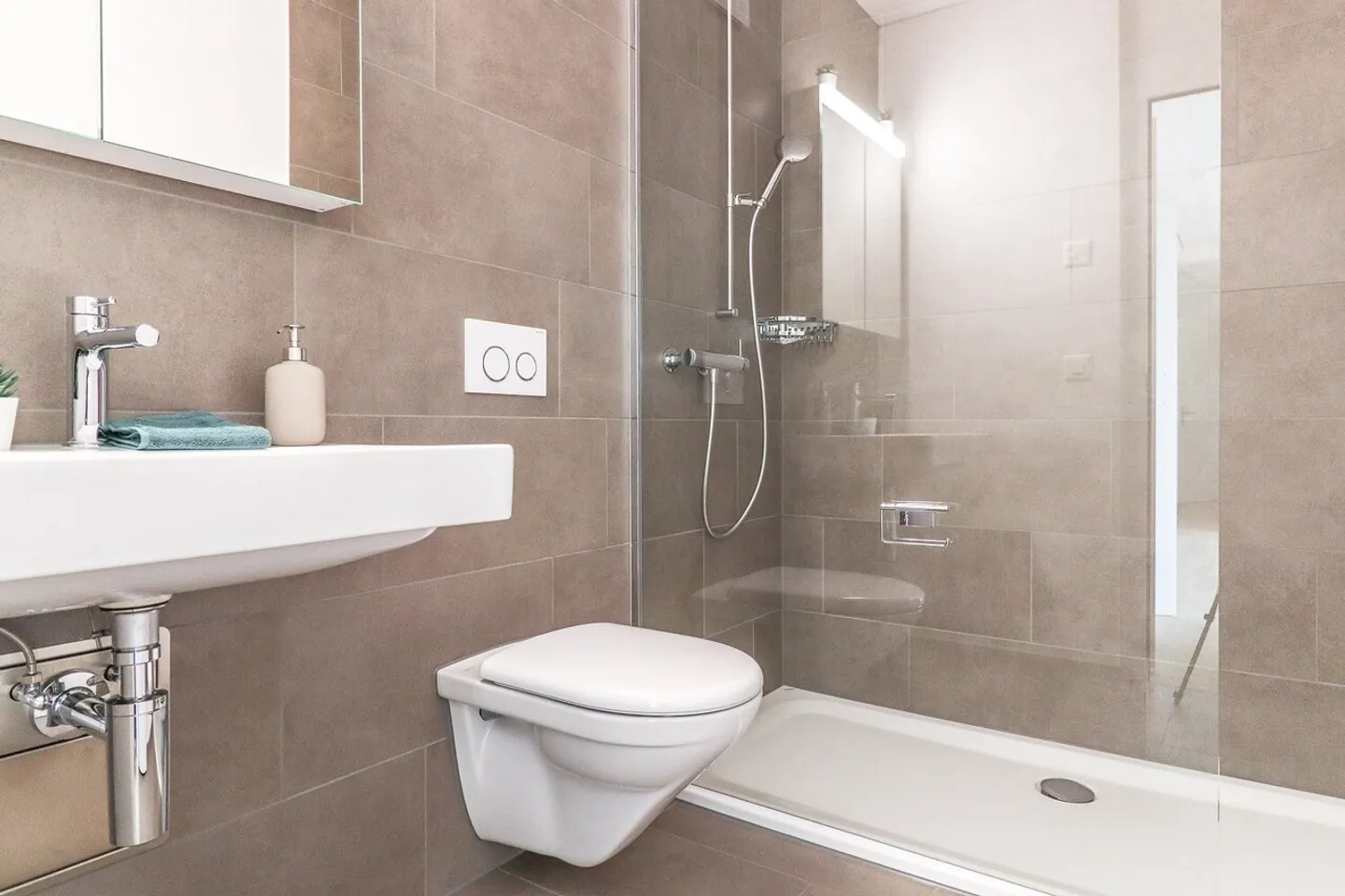 Grosszügige und attraktive 2 1/2-Zimmerwohnung im 2. OG - Foto 6 von 9