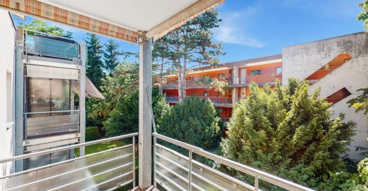 Appartement en duplex avec terrasse - Photo 5 sur 8