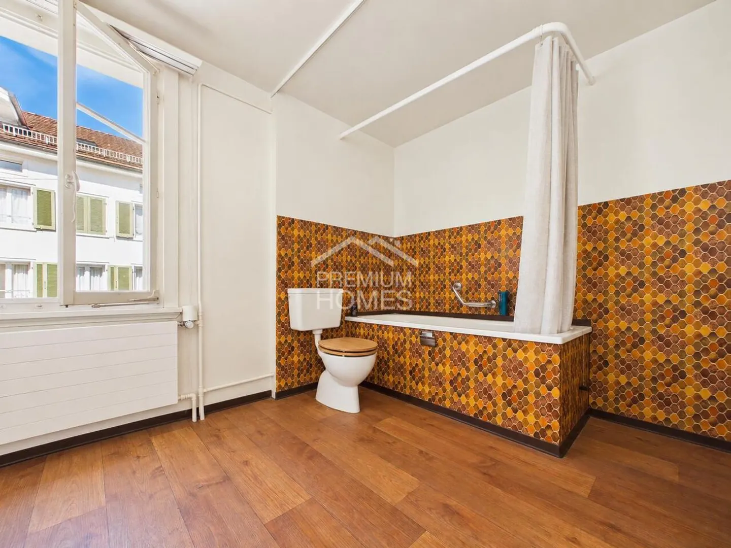 Vielseitiges Mehrfamilienhaus - Foto 7 von 11