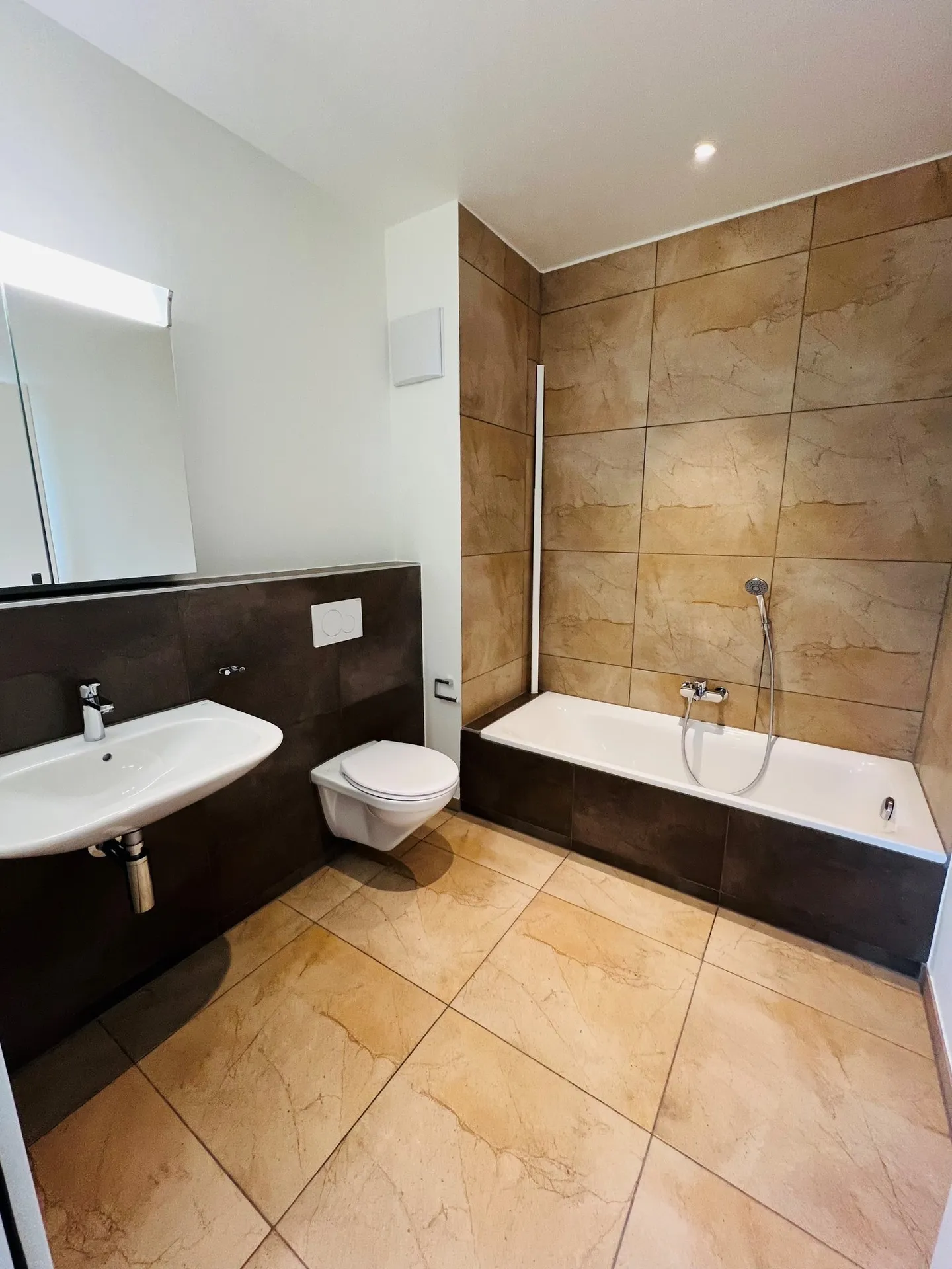 Modernes Apartment mit Garten - Foto 5 von 8