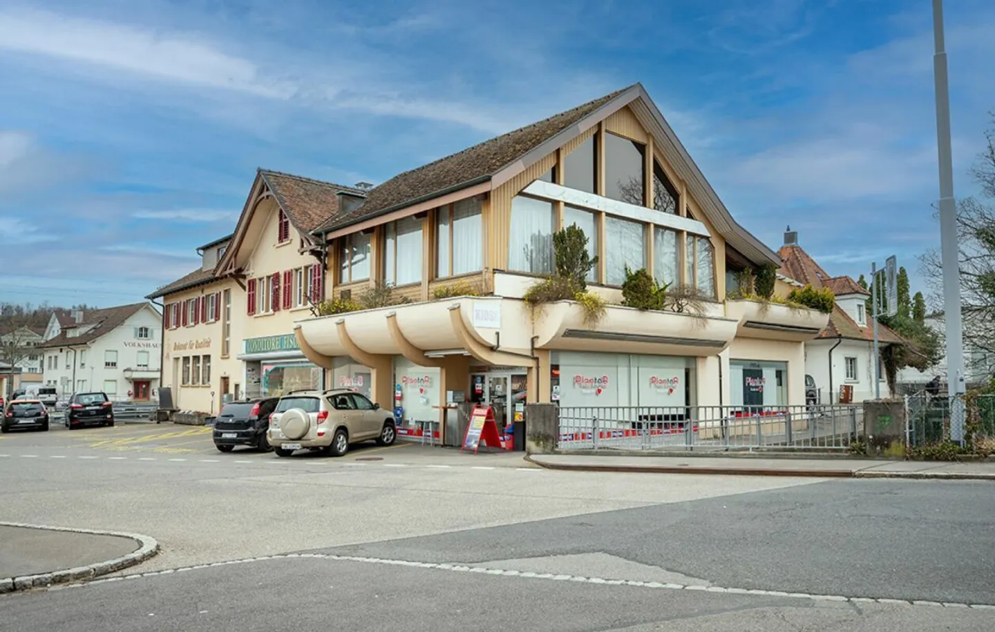 Attractive Residential and Commercial Building - Photo 2 of 20