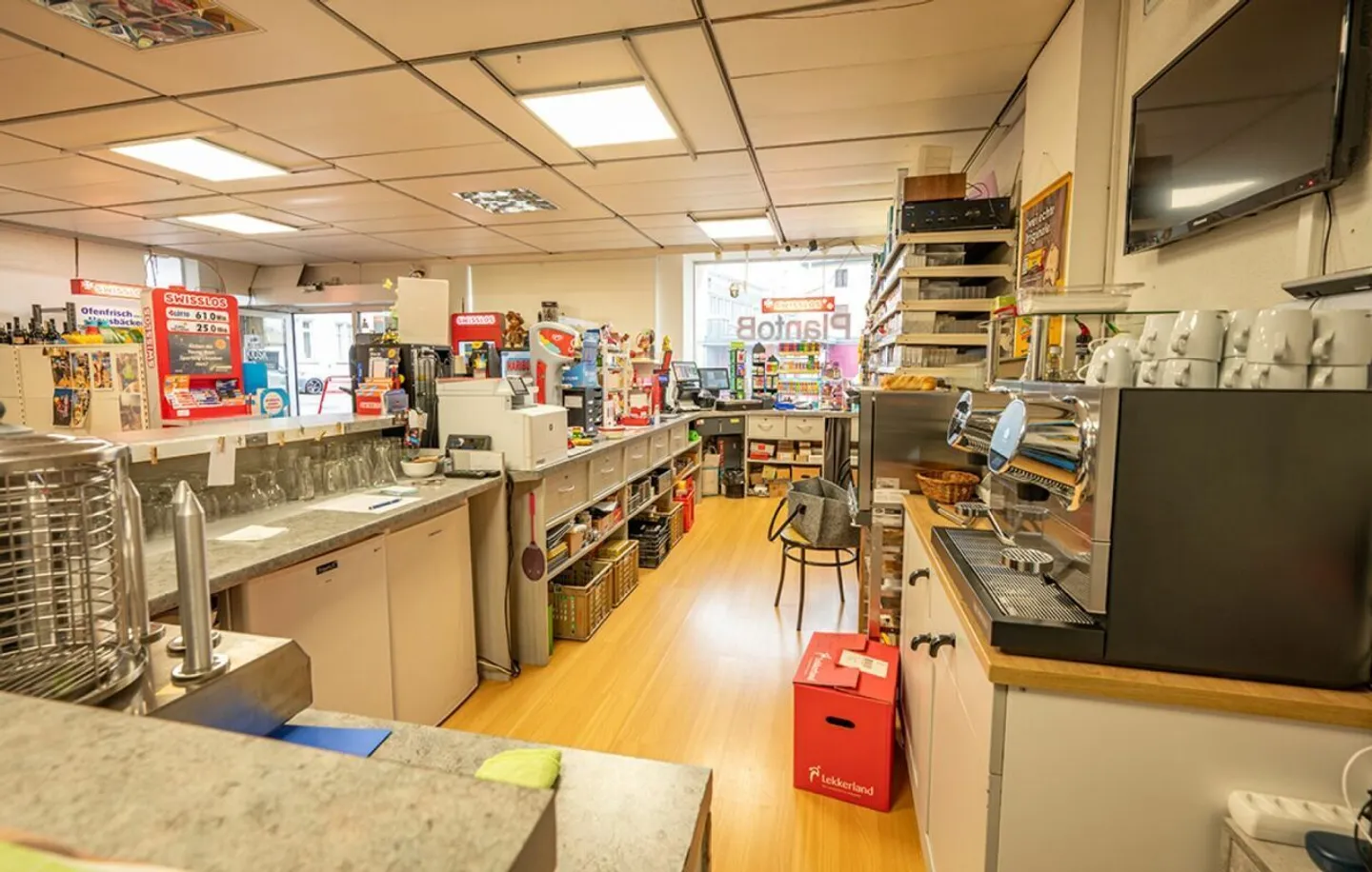 Attractive Residential and Commercial Building - Photo 8 of 20