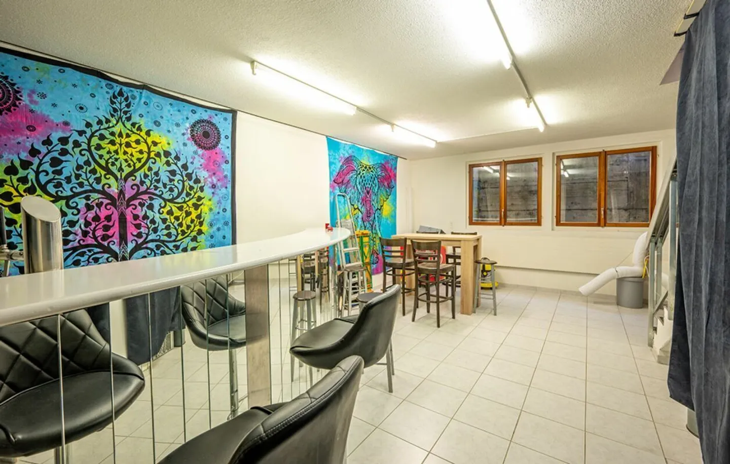 Attractive Residential and Commercial Building - Photo 9 of 20