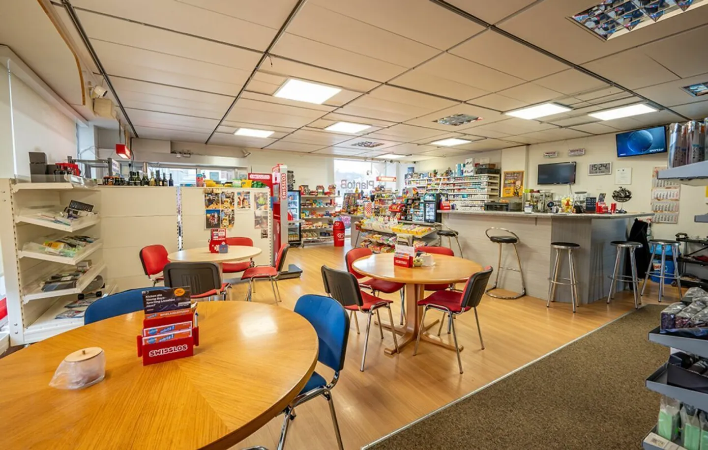 Attractive Residential and Commercial Building - Photo 7 of 20