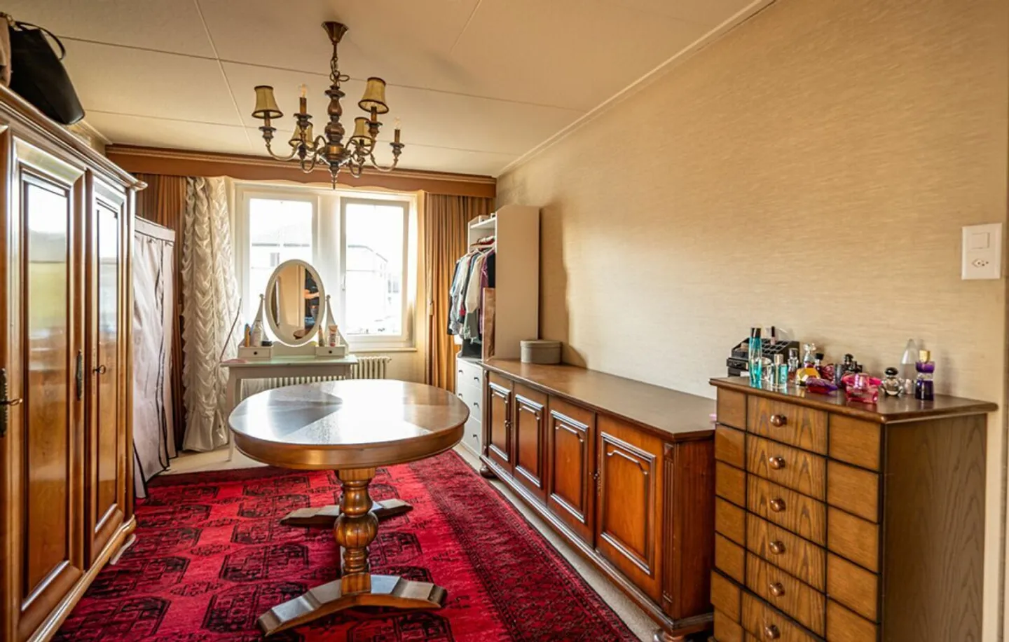 Attractive Residential and Commercial Building - Photo 14 of 20