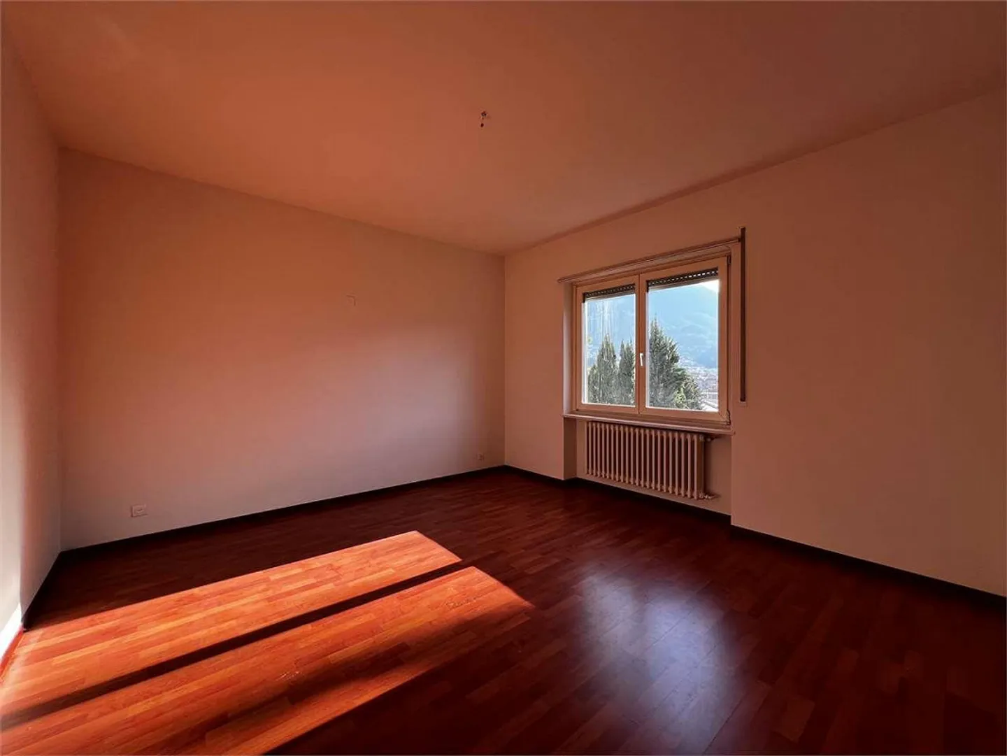Lugano - Appartamento 3.5 locali in una zona residenziale confortevole e ben posizionata - Foto 4 di 6