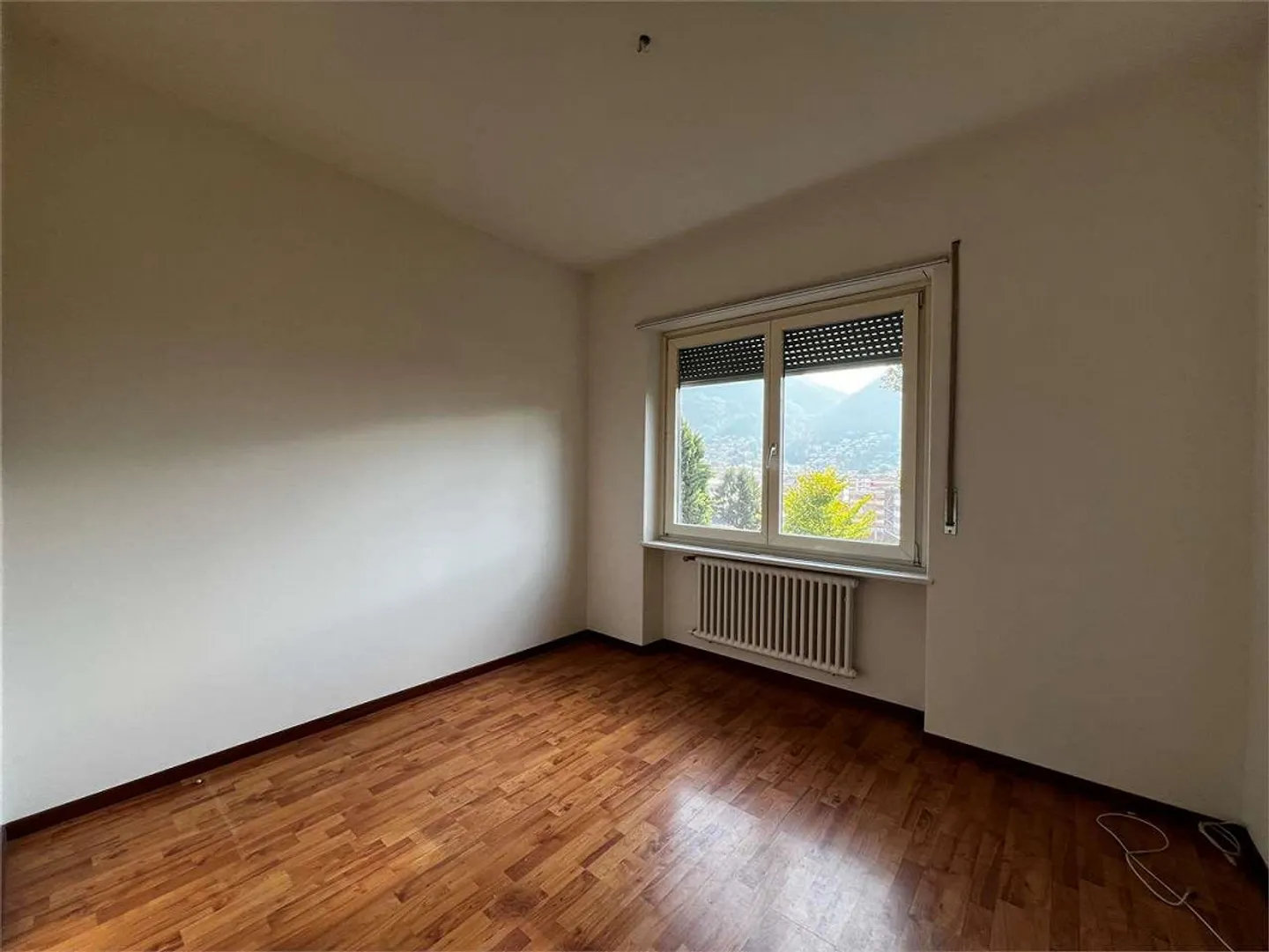 Lugano - Appartamento 3.5 locali in una zona residenziale confortevole e ben posizionata - Foto 5 di 6