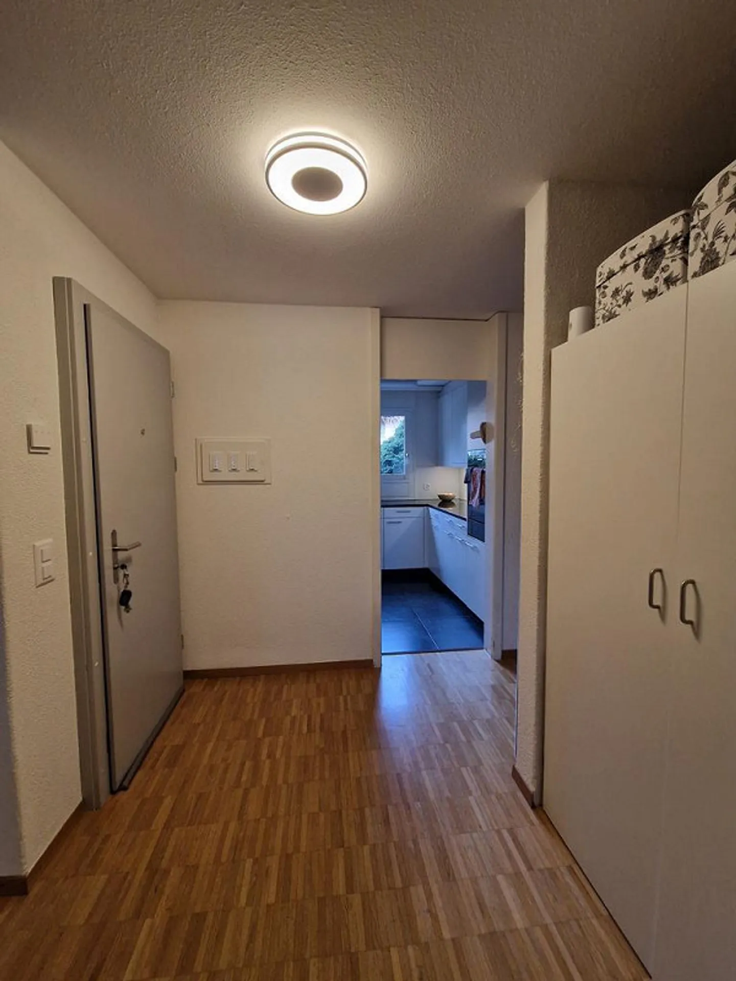Dans le vert avec un excellent accès - Moderne et adapté aux familles - Photo 4 sur 7