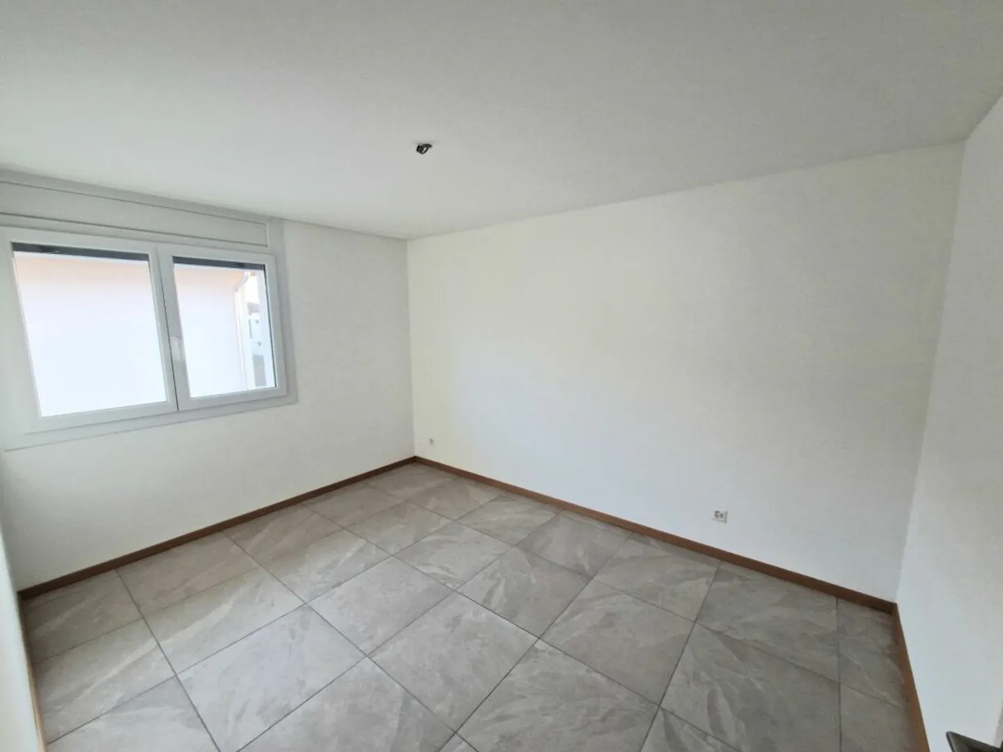 À VENDRE À CUGNASCO - NOUVEAUX MAISONS INDIVIDUELLES DE 5,5 PIÈCES DANS UN ENDROIT CALME - Photo 13 sur 24