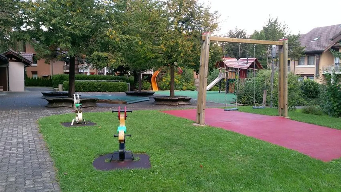 Dans le vert avec un excellent accès - Moderne et adapté aux familles - Photo 7 sur 7
