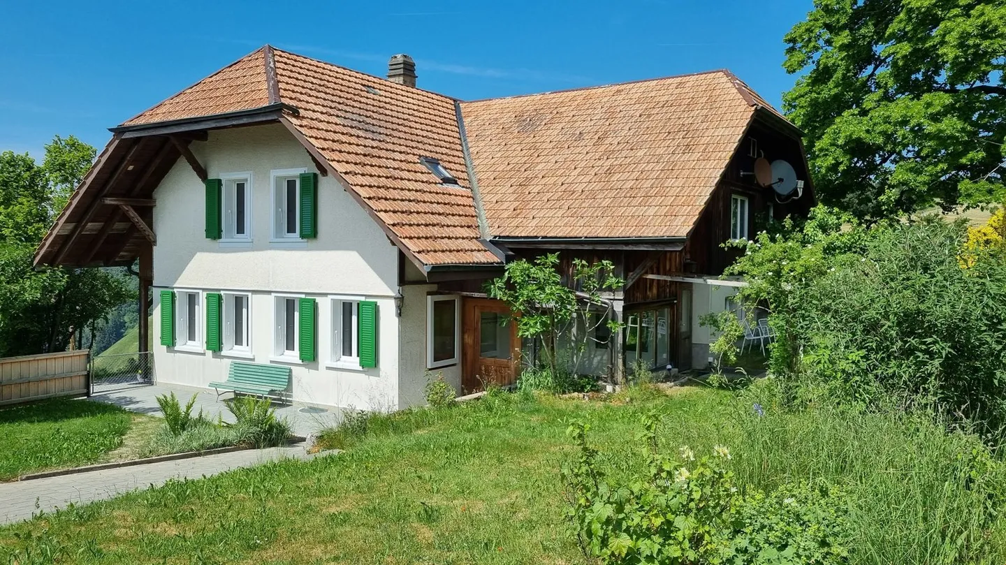 Maison individuelle avec 8,5 pièces dans un emplacement rural élevé - Photo 1 sur 17