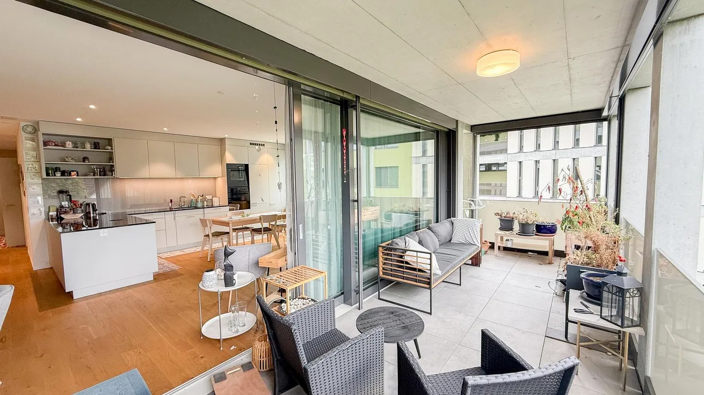 Moderno appartamento con 2 camere e balcone ad Arbon - Foto 3 di 6