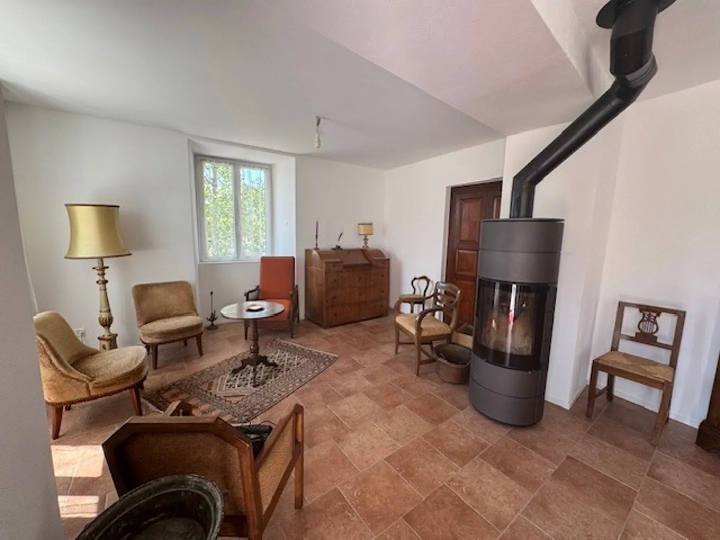 Bedano - Single-family house in the town center with property - Photo 2 of 17