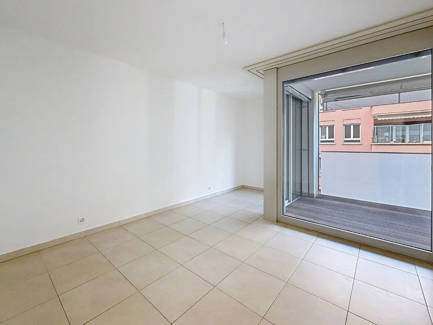 5-room apartment - Photo 3 of 8