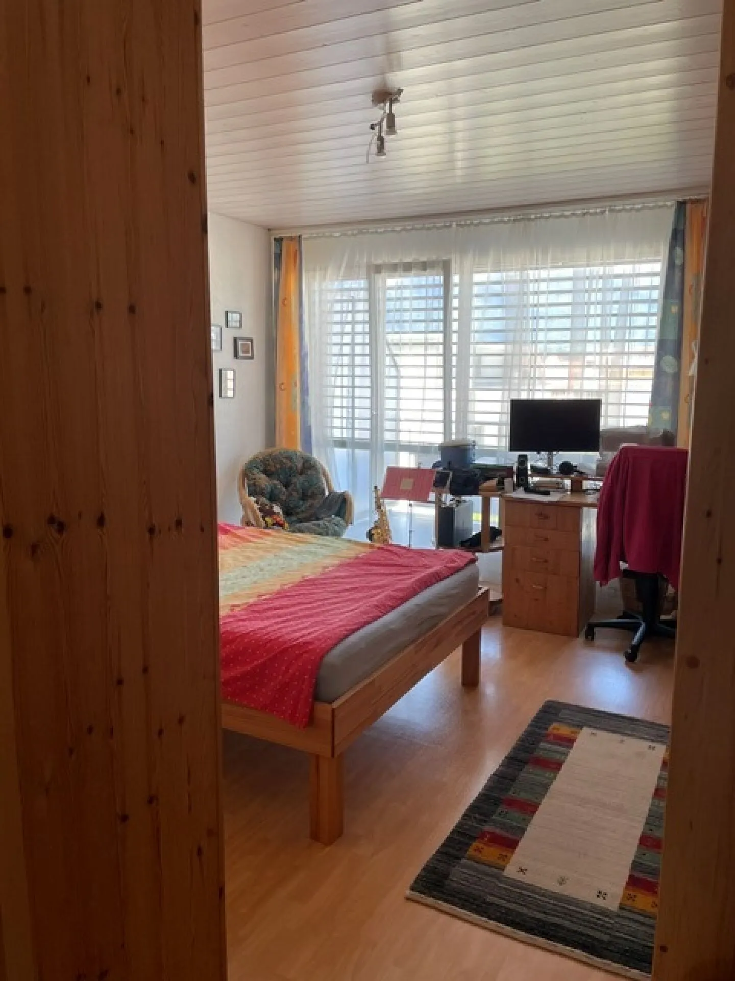 Sunny Attic with Beautiful View - Photo 9 of 11