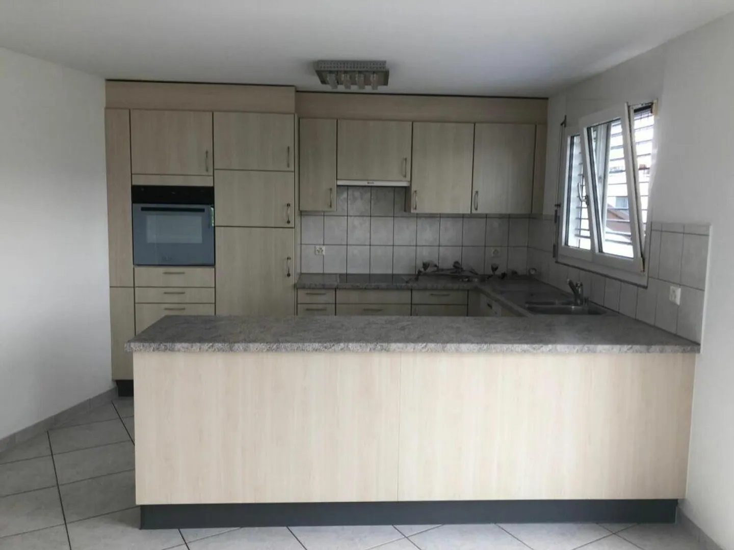 Appartamento 4.5 locali a Rapperswil - centrale, ben tenuto e pronto per essere abitato - Foto 4 di 8
