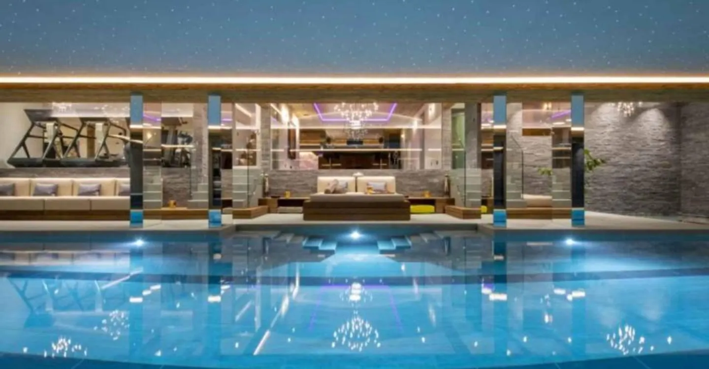 LE SUMMUM DU LUXE - CHALET 9 CHAMBRES - Photo 6 of 10