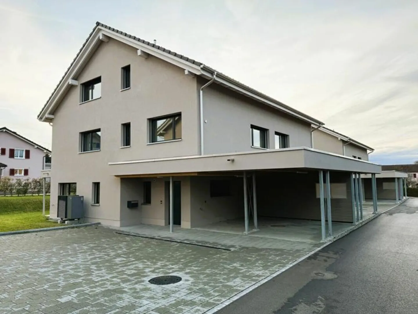 Hochwertige und moderne 5.5-DEFH mit sehr viel Platz in Niederglatt SG - Foto 3 von 13