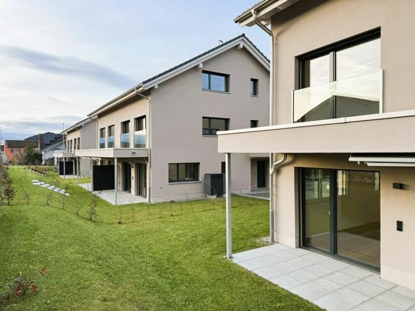 Hochwertige und moderne 5.5-DEFH mit sehr viel Platz in Niederglatt SG - Foto 4 von 13