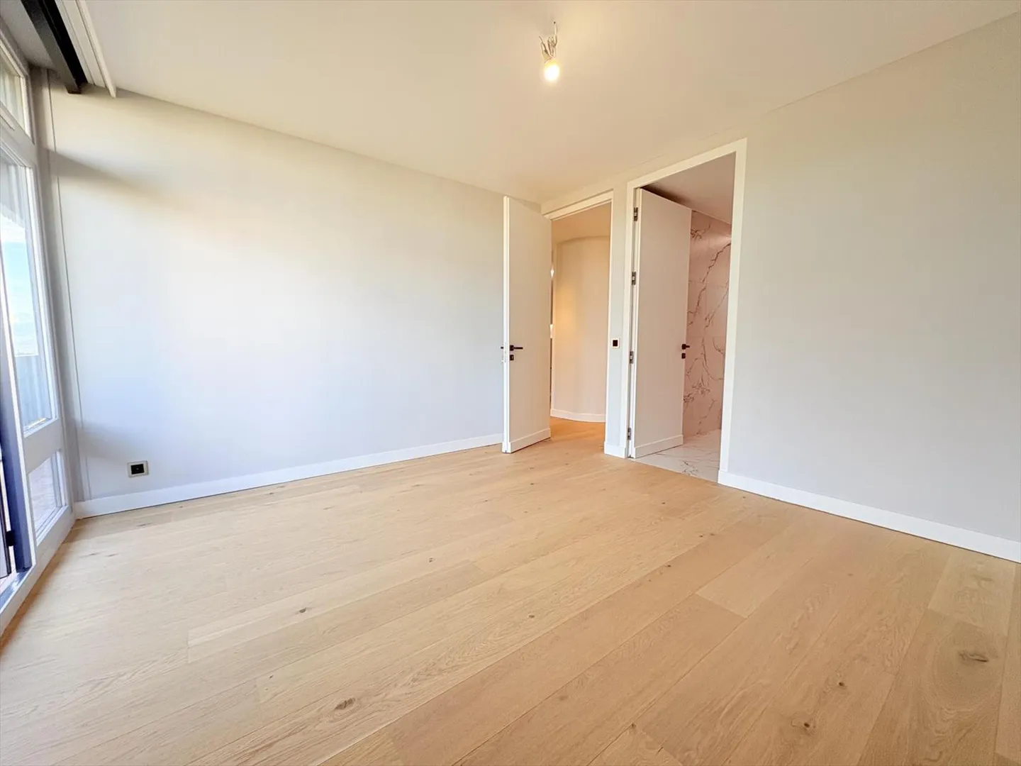 Vollständig renovierte 5-Zimmer-Wohnung - Avenue de Budé - Foto 7 von 13
