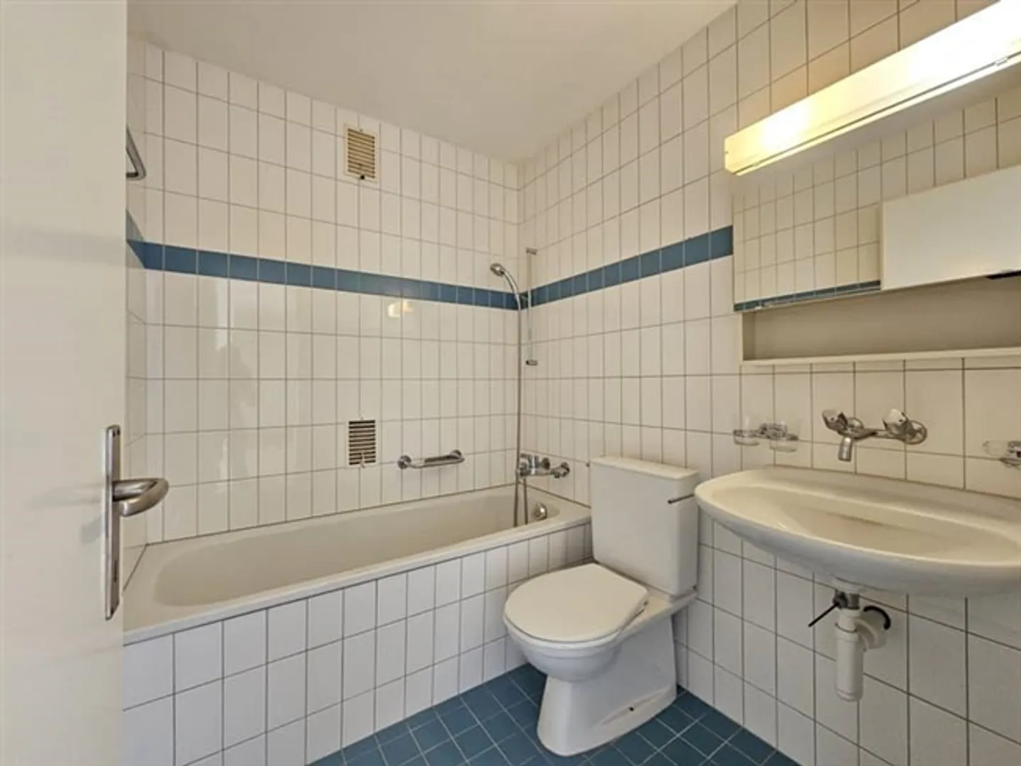 Bright, well-kept apartment in a child-friendly location - Photo 3 of 9