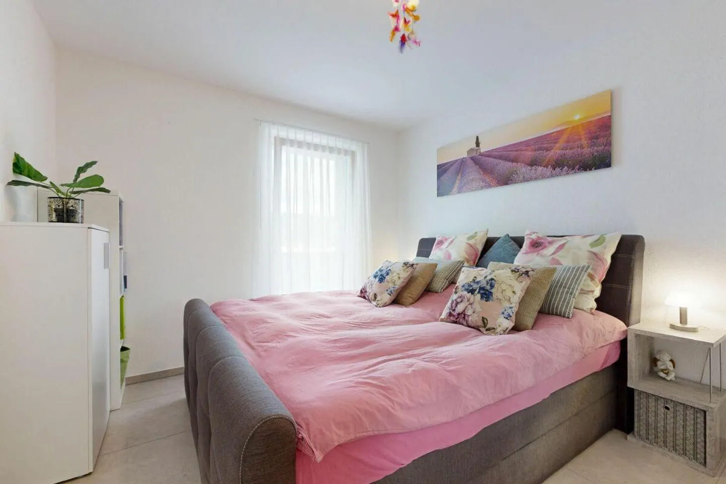 Bel appartement presque neuf dans un endroit calme - Photo 7 sur 18