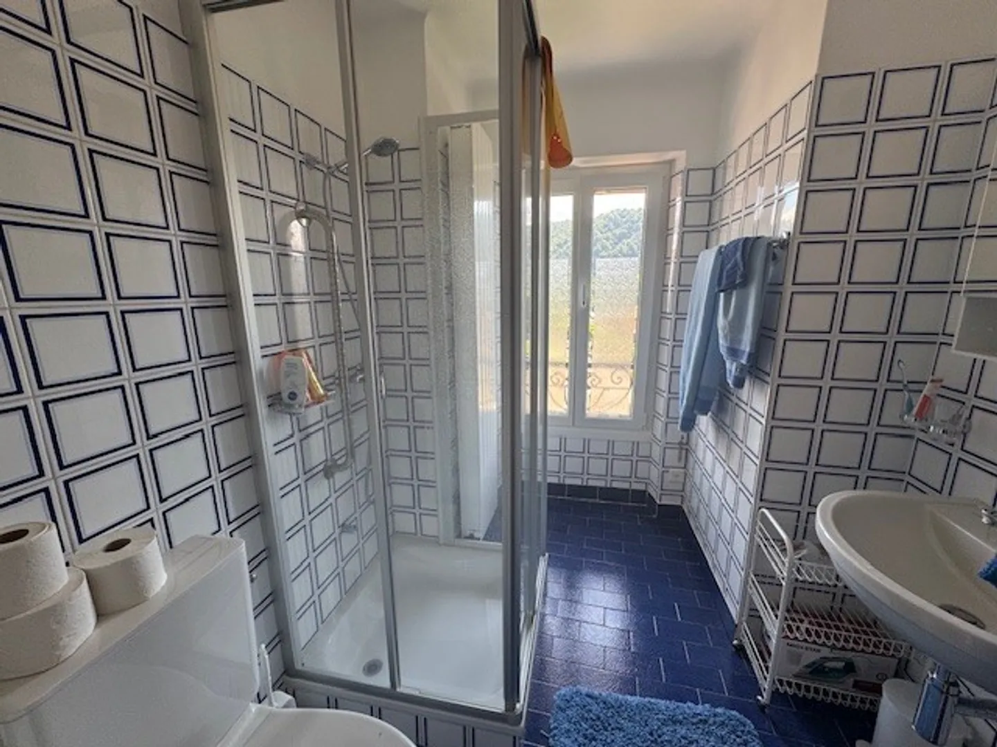 Bedano - Single-family house in the town center with property - Photo 9 of 17