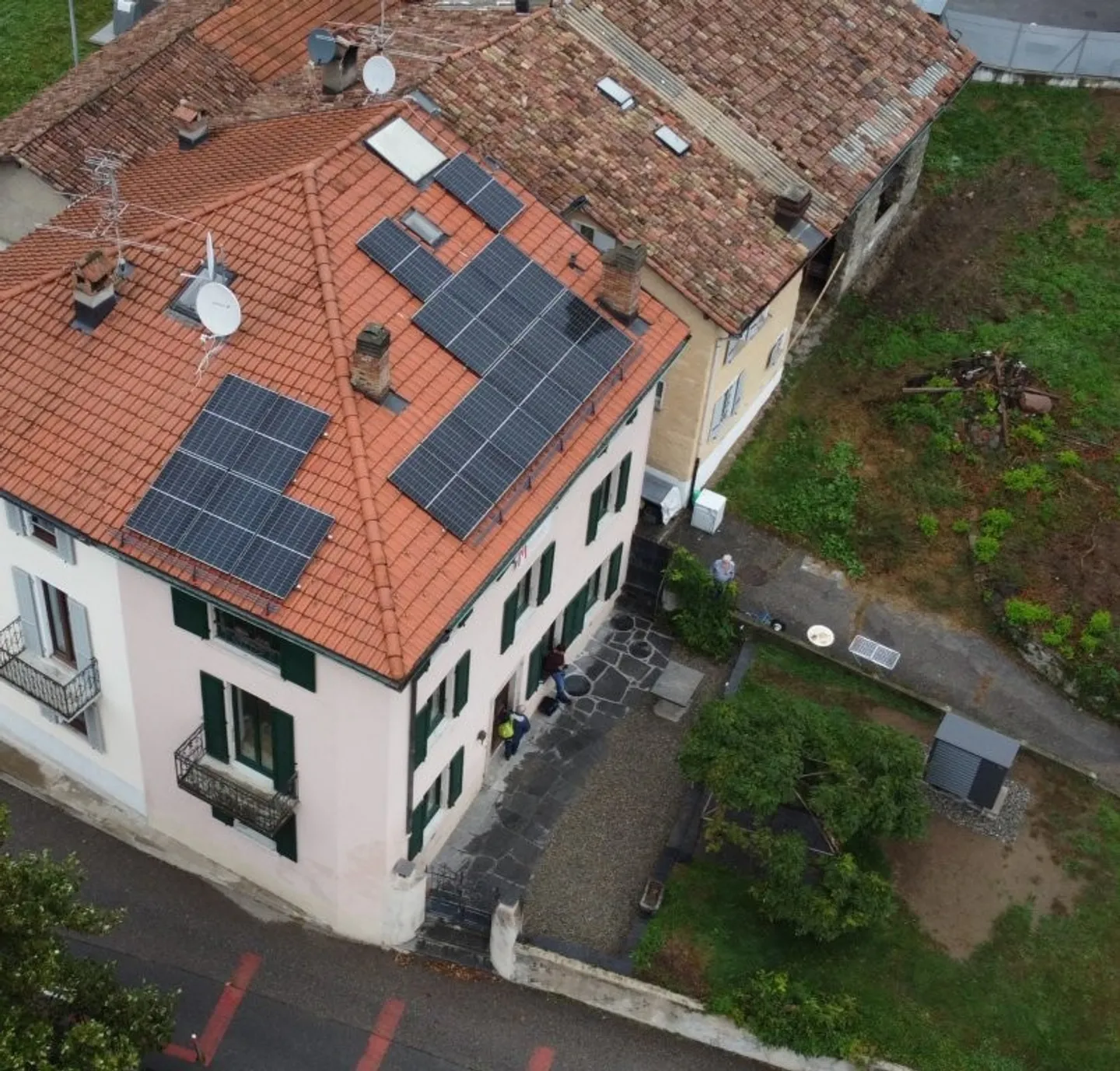 Bedano - Single-family house in the town center with property - Photo 14 of 17