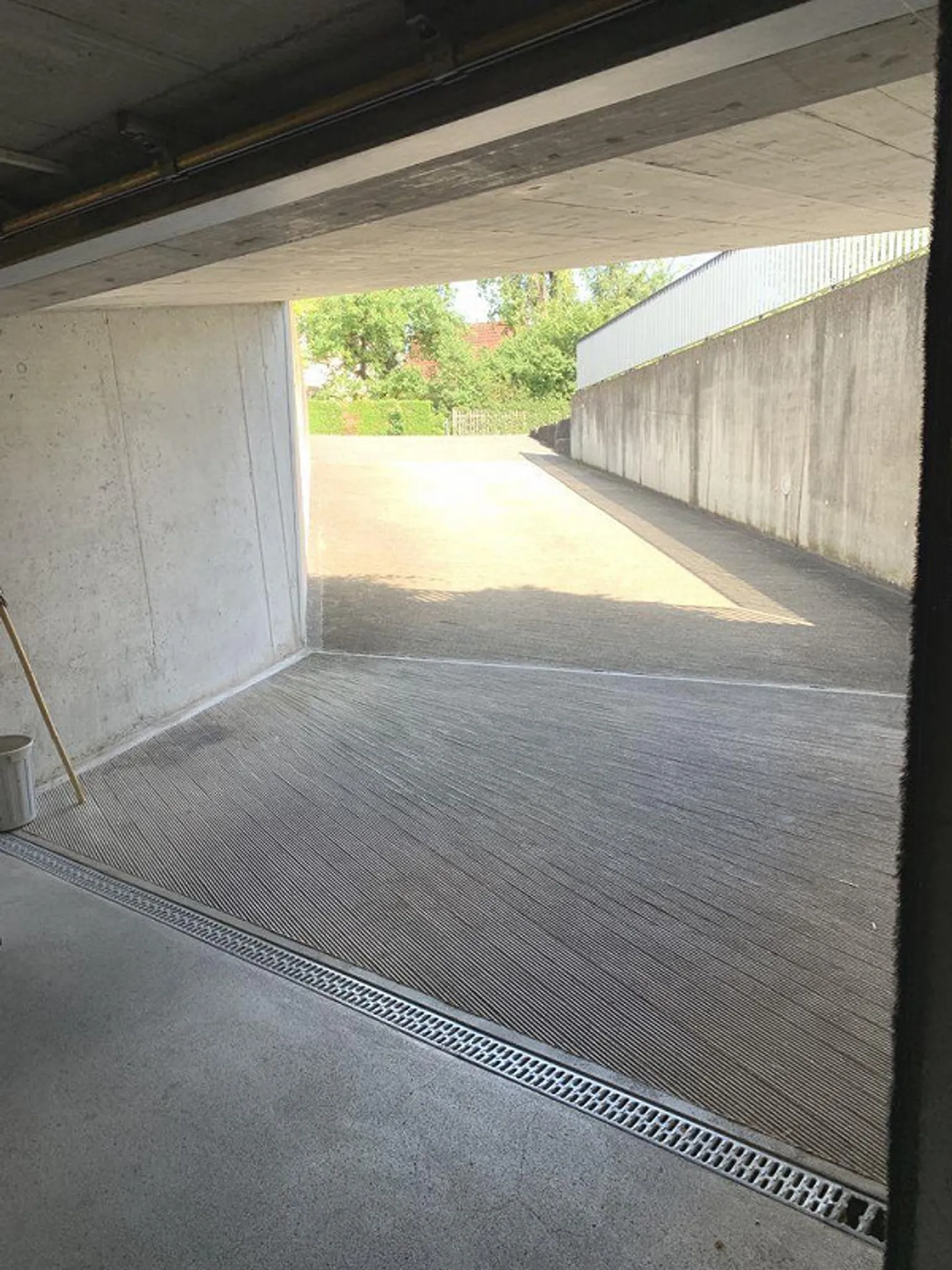 Underground parking space for rent - Photo 3 of 8