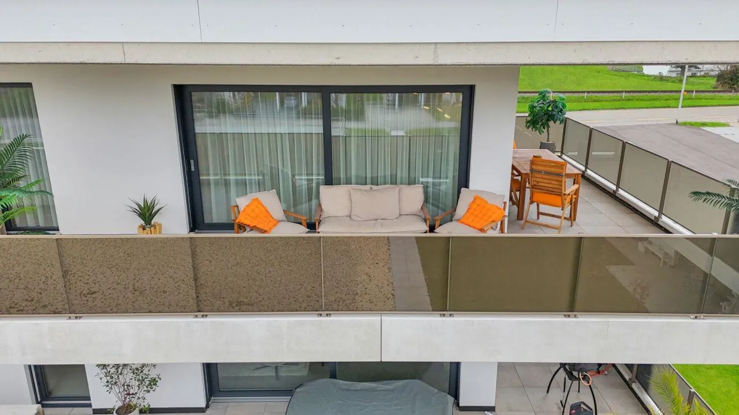 Bel appartement presque neuf dans un endroit calme - Photo 14 sur 18