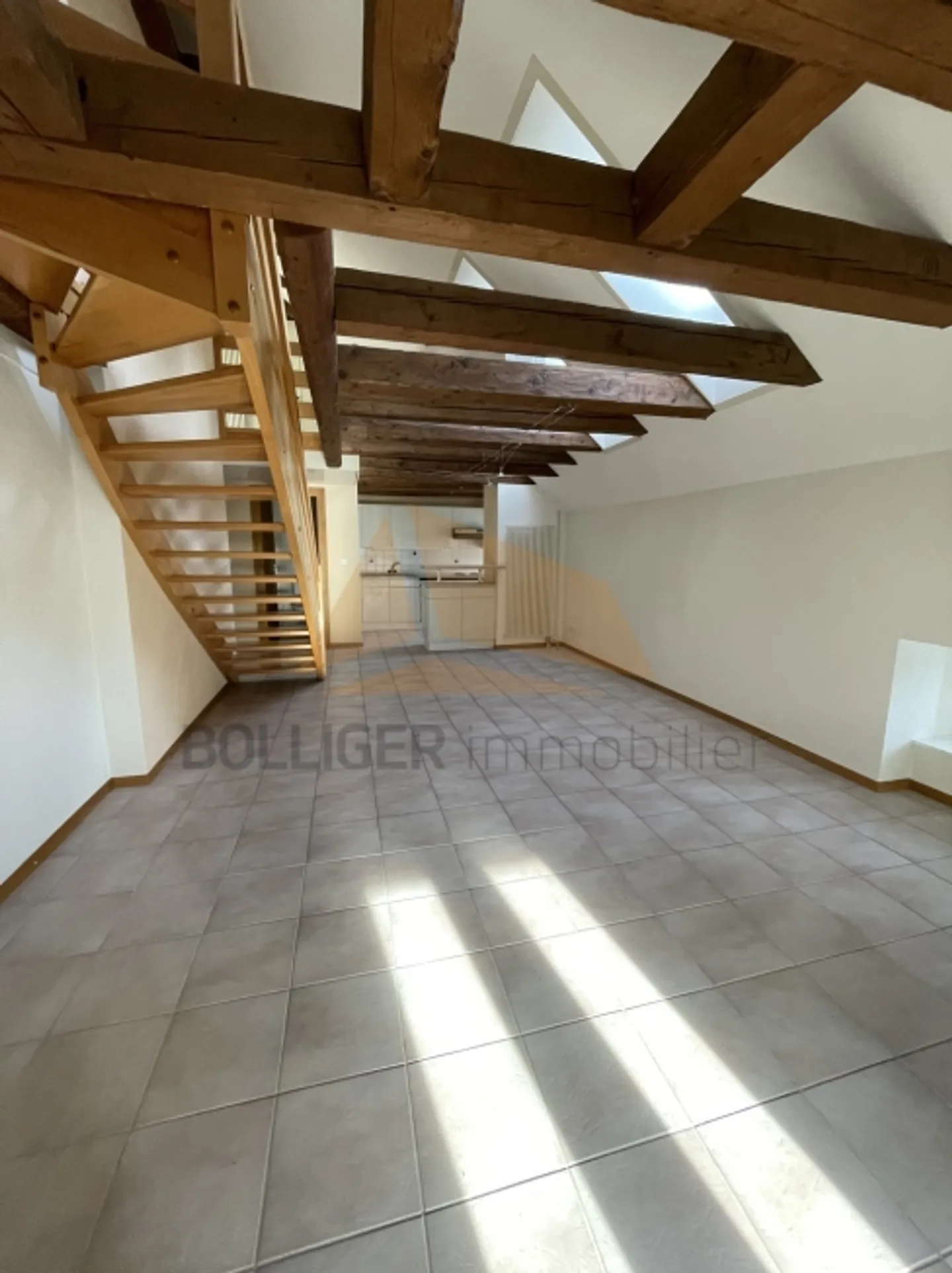 FOR SALE
APARTMENT 130 M2
WITH 4.5 ROOMS AND MEZZANINE - Photo 7 of 20