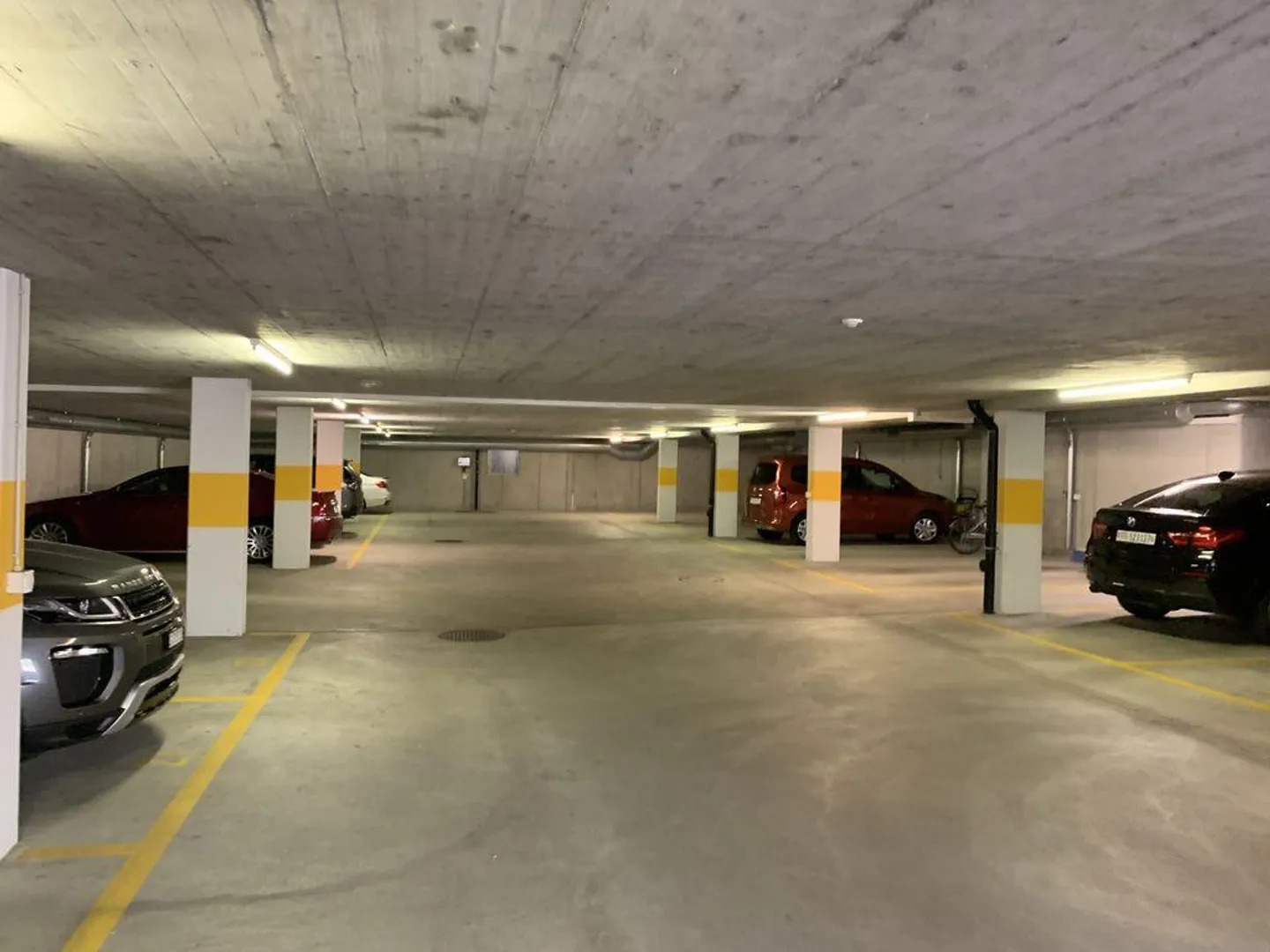 Underground parking space for rent - Photo 4 of 8