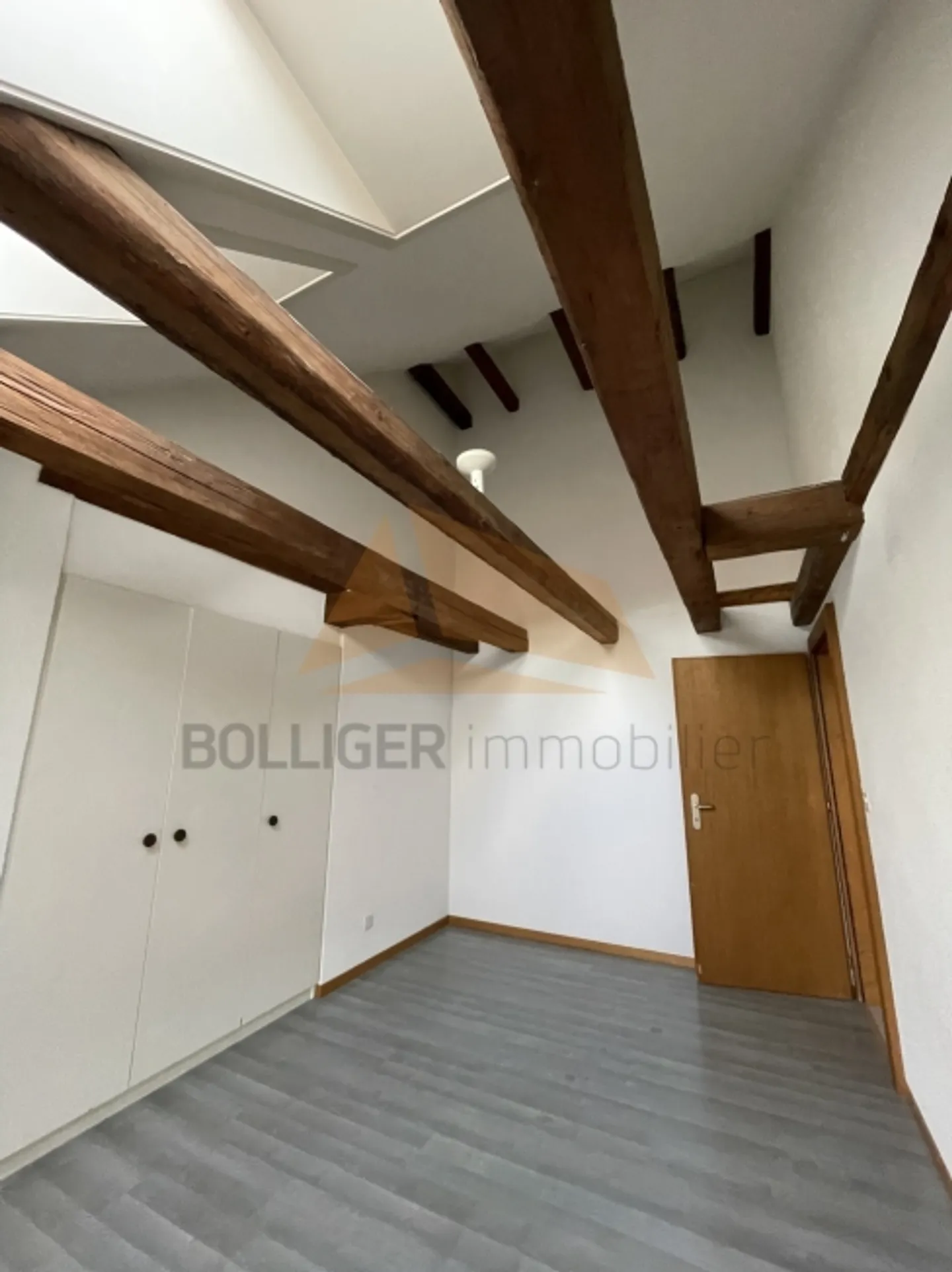 FOR SALE
APARTMENT 130 M2
WITH 4.5 ROOMS AND MEZZANINE - Photo 11 of 20