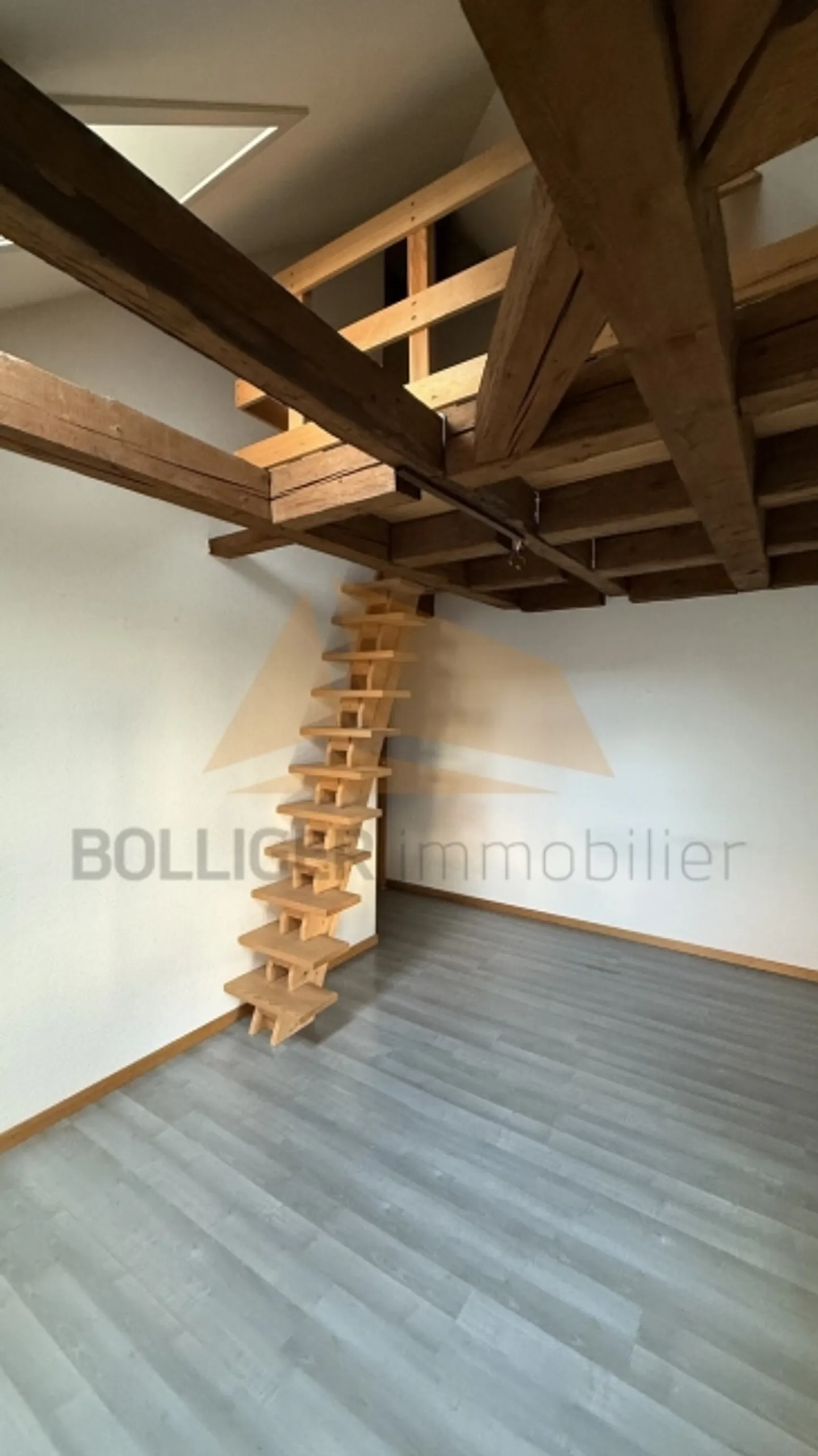 FOR SALE
APARTMENT 130 M2
WITH 4.5 ROOMS AND MEZZANINE - Photo 12 of 20