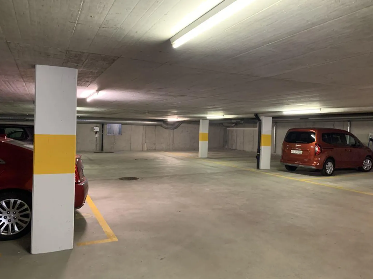 Underground parking space for rent - Photo 5 of 8