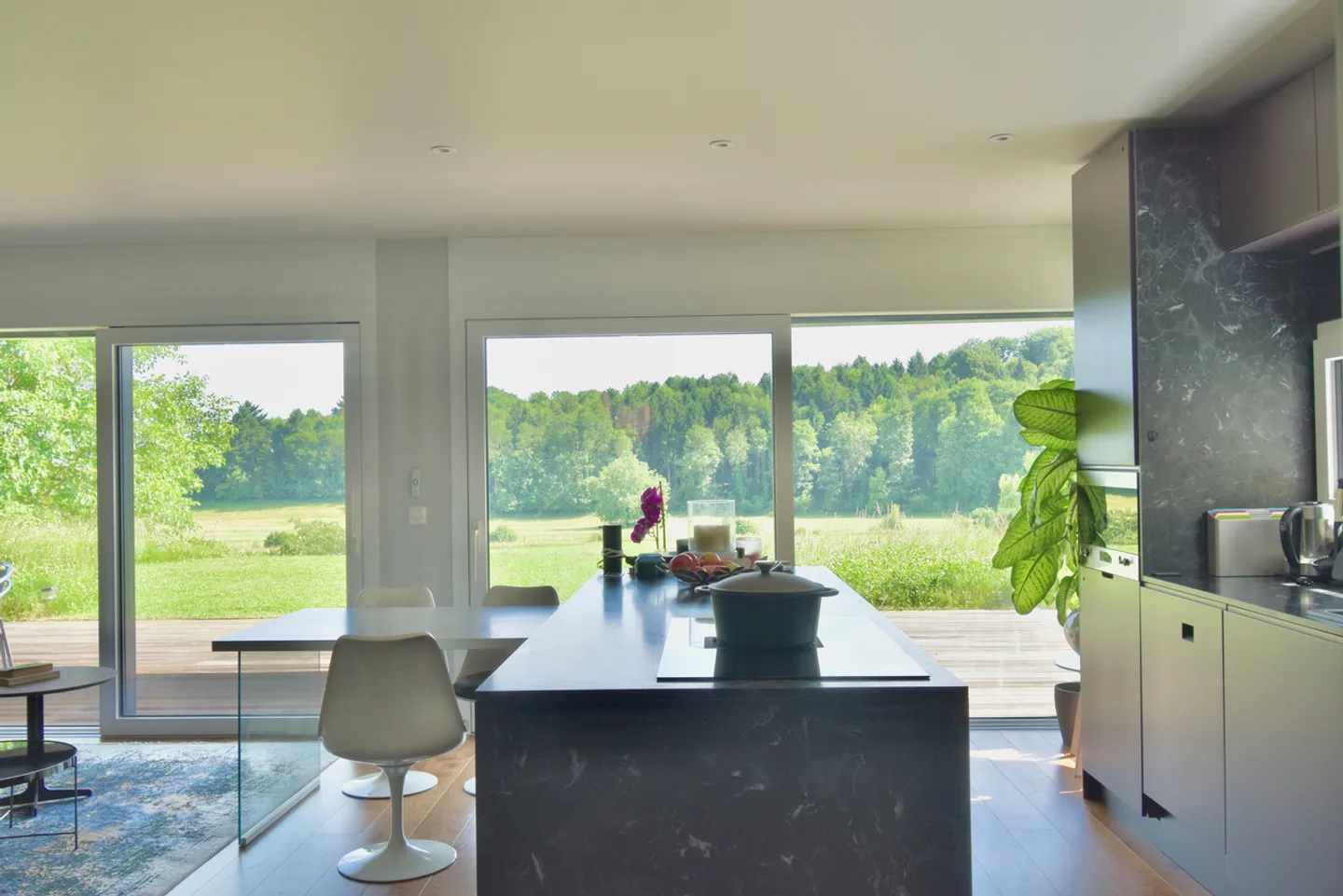 Un refuge moderne hors de vue – Maison de luxe à louer - Photo 2 sur 13